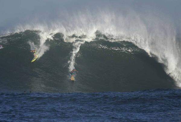 Zum Big-Wave-Surfen wird es noch nicht reichen, das ist den Profis überlassen, wie hier in der Waimea Bay an der Nordküste von Oahu. Die Wellen werden hier schon einmal 15 Meter hoch.