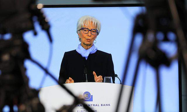 28.10.2021, Frankfurt am Main, DEU, Pressekonferenz der Europaeischen Zentralbank. Christine Lagarde, Praesidentin der E
