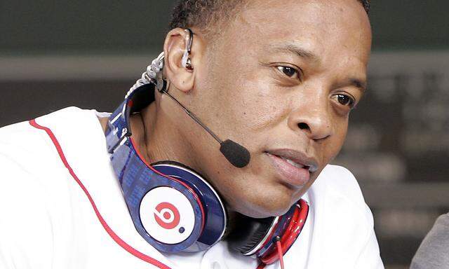 Cleveland Cavaliers James and recording artist Dr. Dre attend MLB´s 2010 season opener to watch the New York Yankees take on the Boston Red Sox in their American League baseball game in Boston