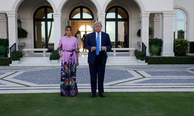 Der Wahlkampf in den USA geht schön langsam in die heiße Phase über. Ein Zeichen dafür: Melania Trump ist wieder an der Seite ihres Ehemannes, Donald Trump, zu sehen.