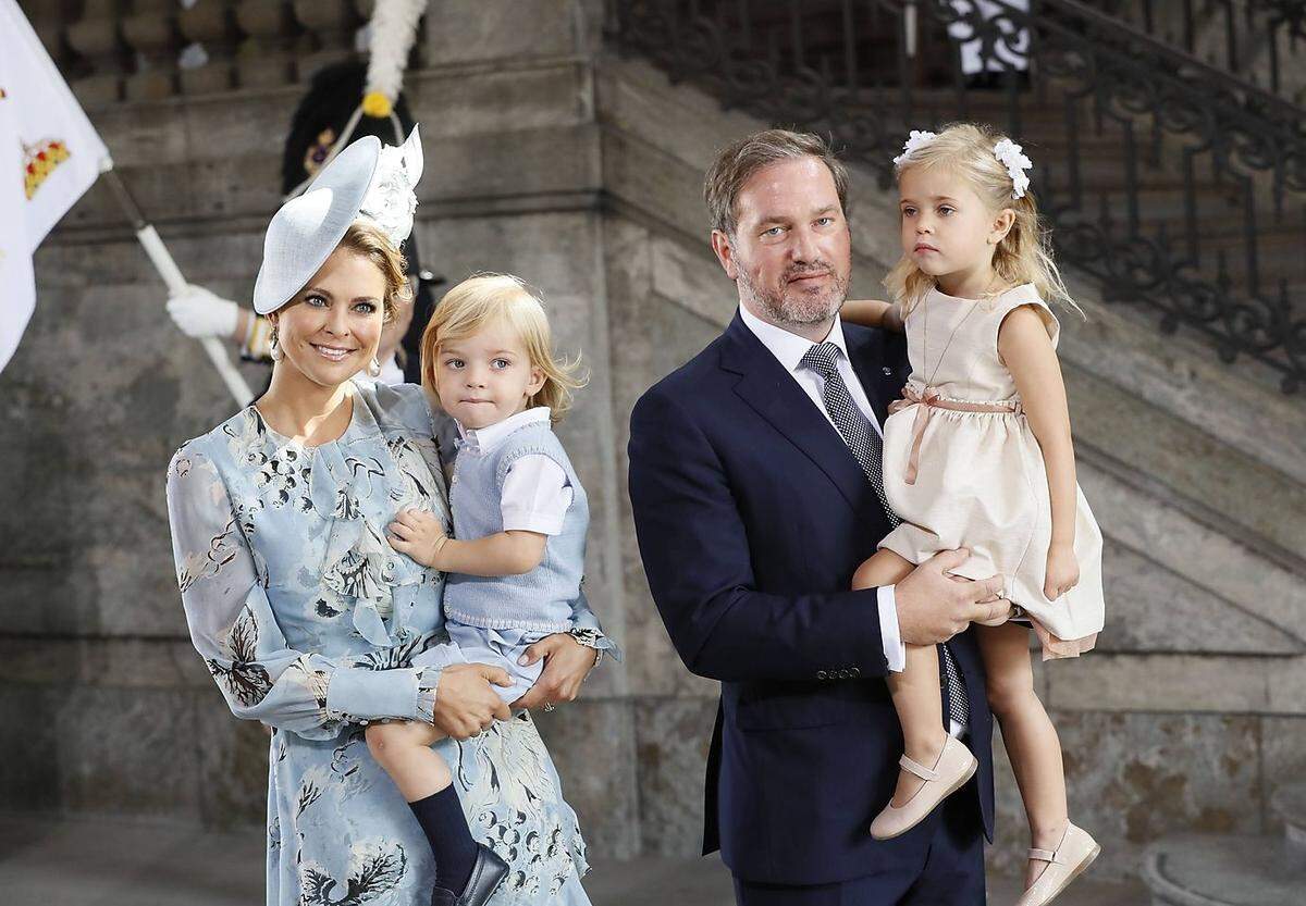 Damit erweitern die jüngste Tochter König Carl Gustaf und der Brite mit österreichischen Wurzeln ihre Kinderschar um ein weiteres Mitglied. Prinzessin Leonore, 2014 in New York City geboren, und Prinz Nicolas, geboren 2015 in Schweden, bekommen ein neues Geschwisterchen.