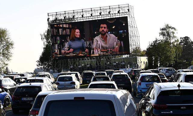 CORONA-PANDEMIE,CORONAVIRUS,COVID-19.Das Autokino ist wieder Kult.Motor Movie ist ein temporaeres Autokino in Muelheim-Ru