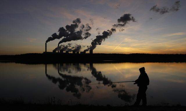 Auf der Klimakonferenz in Katowice geht es weniger friedlich zu als in Belchatow mit dem größten Kohlekraftwerk Europas.