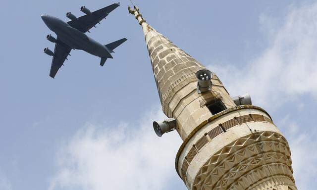 Ein Flugzeug der US-Luftwaffe nach dem Start von der türkischen Luftwaffenbasis Incirlik. Für Washington wird der langjährige Partner Ankara zunehmend unberechenbar. 