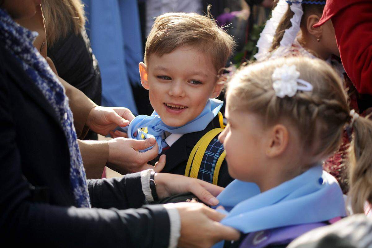 Am 1. September startet in drei Bundesländern, darunter Wien, die Schule. In Österreich wird der erste Schultag zumeist als Familientag begangen: In den Klassen drängen sich Eltern, Geschwister und nicht selten auch Großeltern