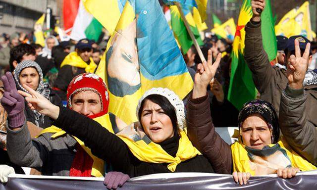 Türkei erlaubt Wahlkampf auf kurdisch