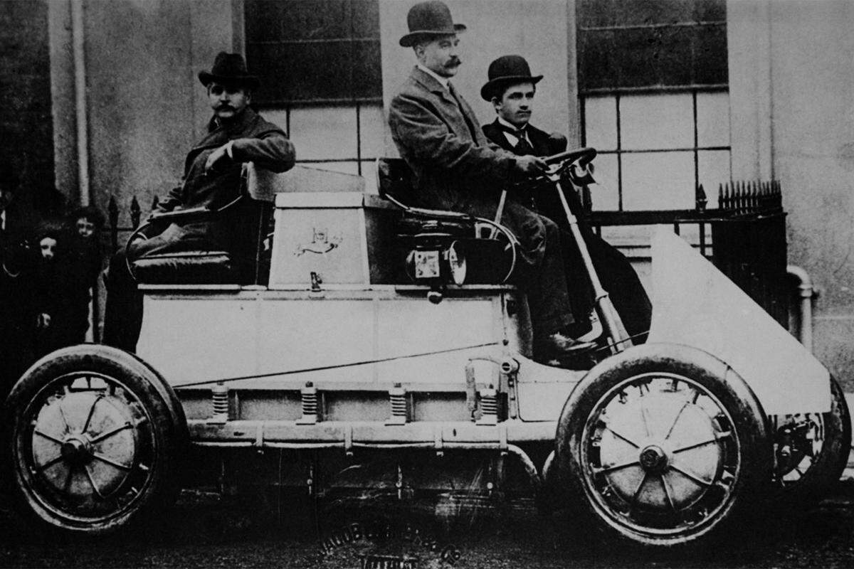 Technologisch ist das gar nichts Neues: Auf diese Weise bezwang Ferdinand Porsche schon vor 100 Jahren die Berggasse in Wien. Bis zur Serienproduktion wird man sich aber noch ein Weilchen gedulden müssen.