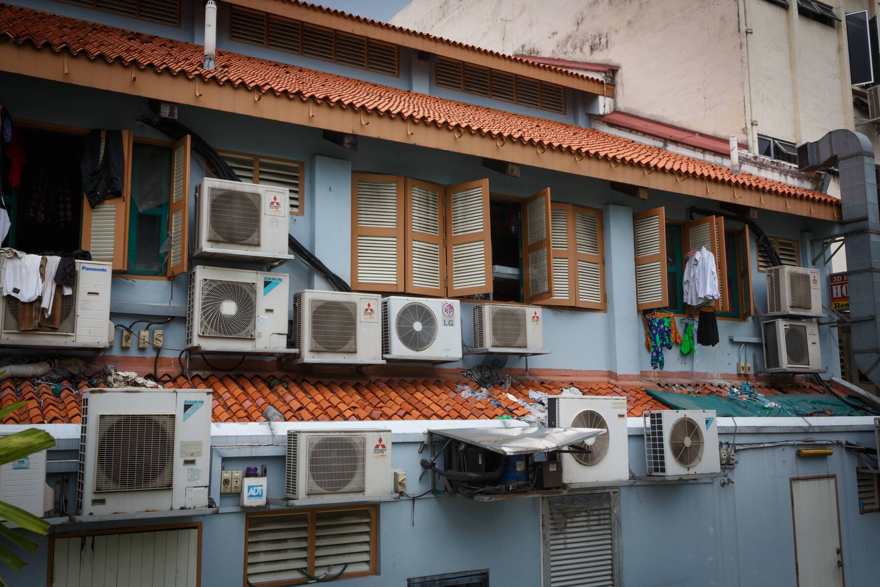 Why Air Conditioners Are Problematic: They Heat Up