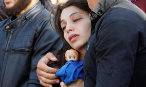 Trauer nach dem blutigen Angriff auf die Militärakademie in Homs.