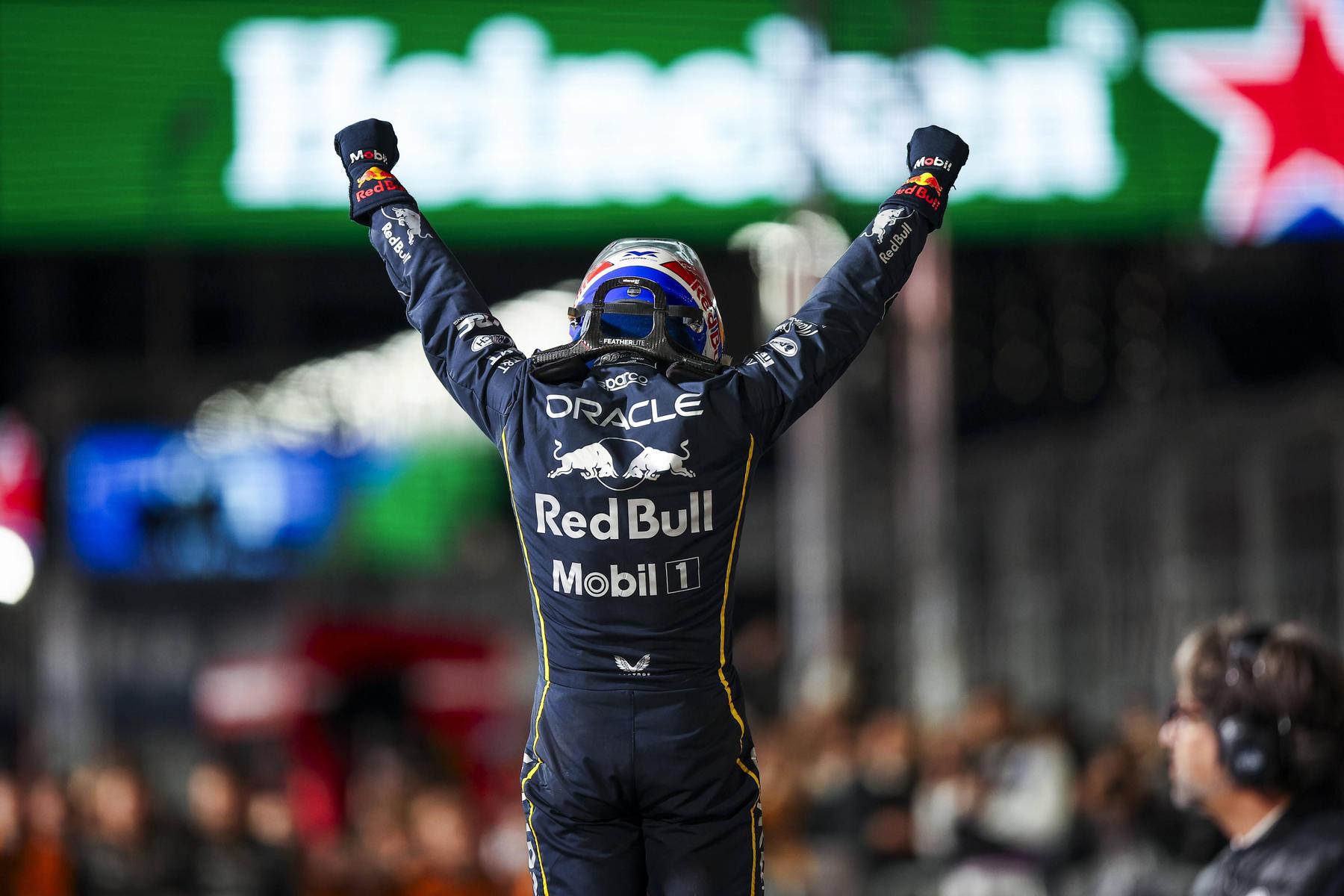 Verstappen siegt in Las Vegas, Norris und Piastri disqualifiziert