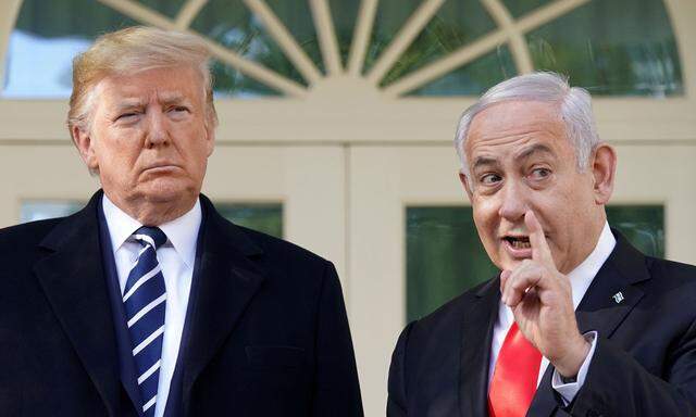 Donald Trump und Benjamin Netanyahu präsentieren einen Friedensplan