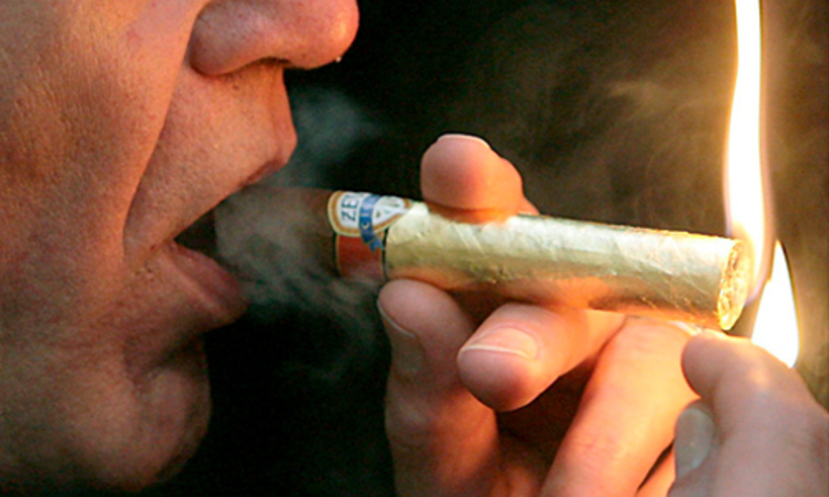 Würden alle 1210 Milliardäre weltweit ihr Vermögen zusammenlegen und den USA zur Verfügung stellen, kämen laut "Forbes" stolze 4,5 Billionen US-Dollar zusammen - also immer noch viel zu wenig, um den Schuldenberg ganz abzubauen.