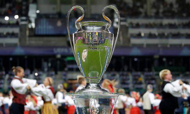 Champions-League-Pokal