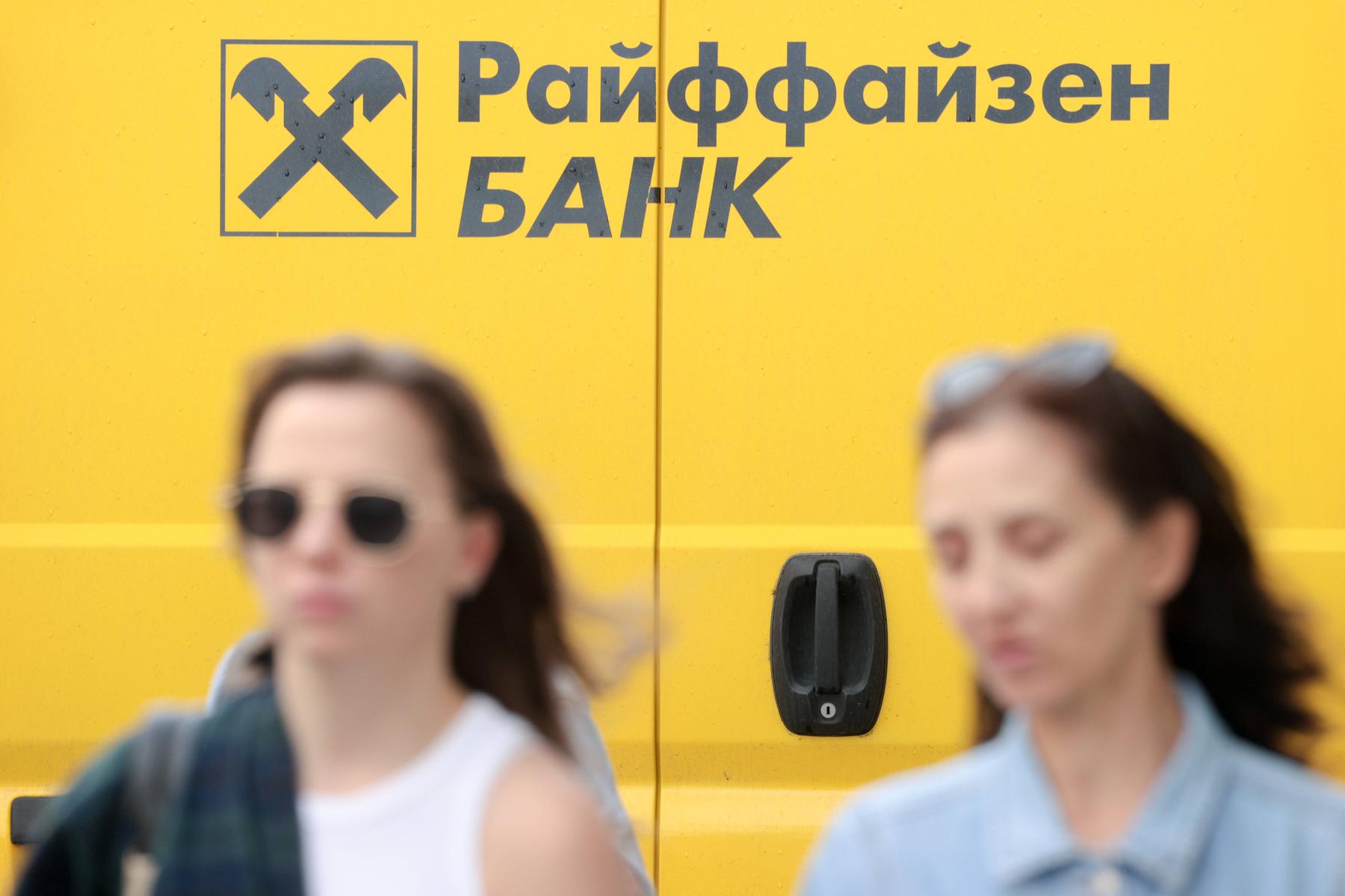 RBI v polletju z 567 milijoni evrov dobička brez Rusije