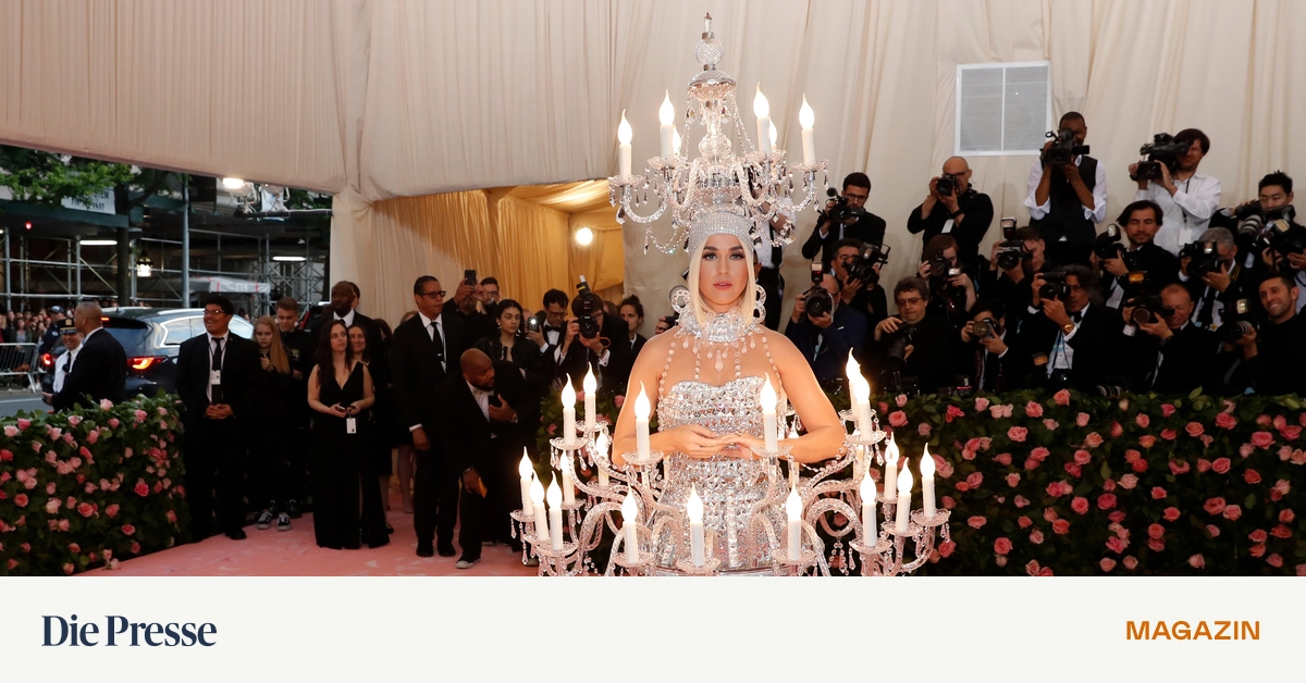 Glitzern-f-rs-Gesehenwerden-B-hnenoutfits-f-r-Cher-Katy-Perry-und-Madonna-premium-