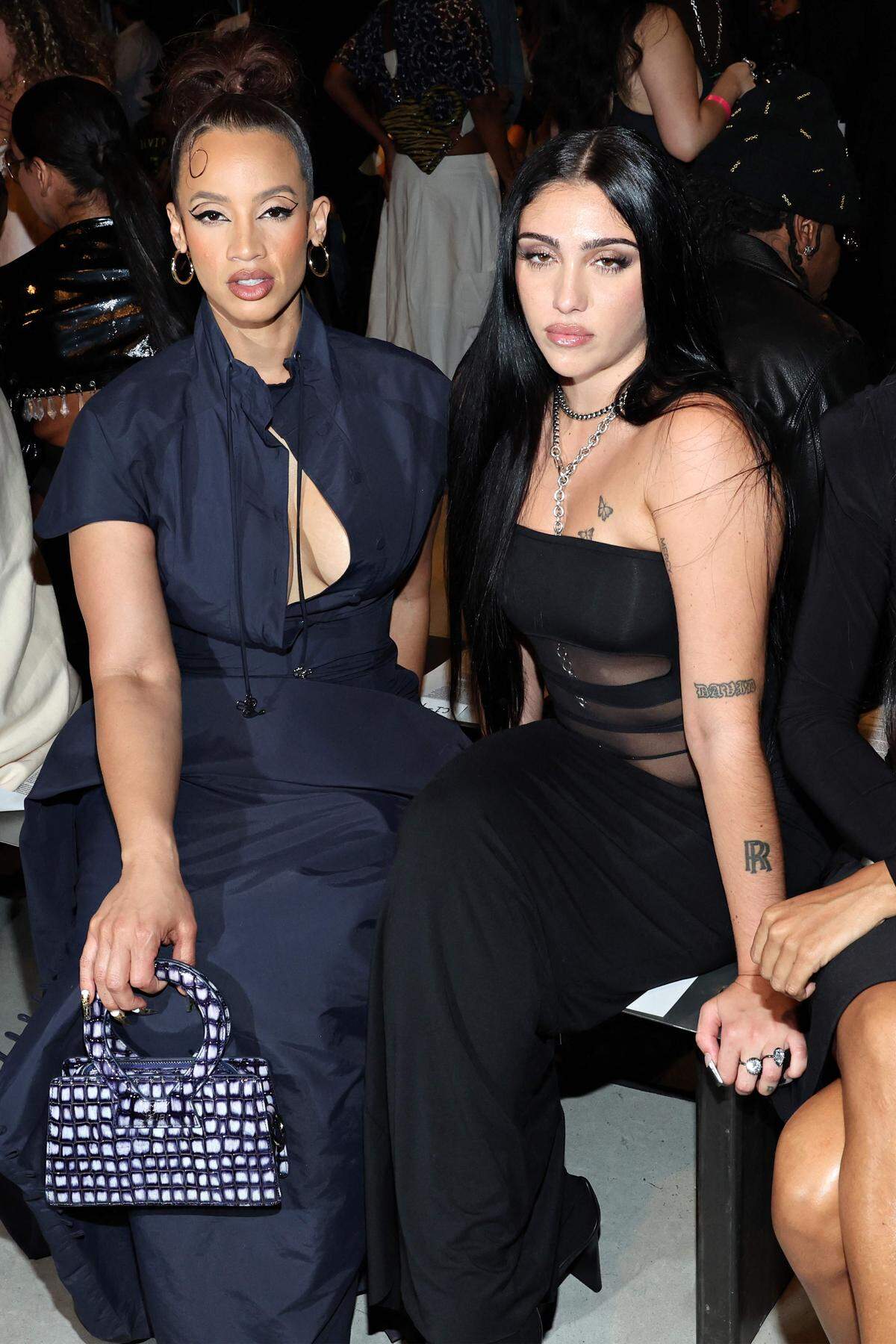 Dascha Polanco und Madonnas Tochter Lourdes Leon gefiel die Mode von Luar bei der New York Fashion Week.