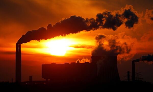Die Weltwirtschaft wächst wieder - und braucht dafür Unmengen an Kohle, Öl und Gas. 