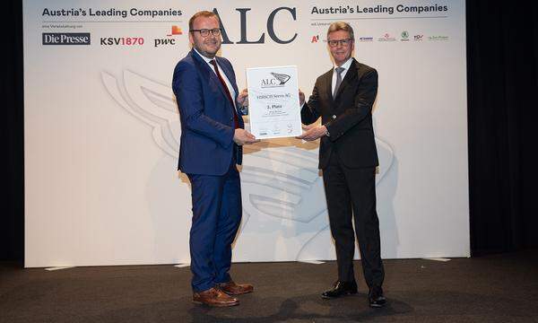 Auszeichnung Top-Unternehmen, Kategorie International - 2. Platz für die Hirsch Servo AG: DONAU-Versicherung-Landesdirektor Michael Riegler (l.) und IV-Kärnten-Vizepräsident Michel Velmeden haben den ALC-Preis für den leider erkrankten Hirsch-Servo-CEO übernommen.