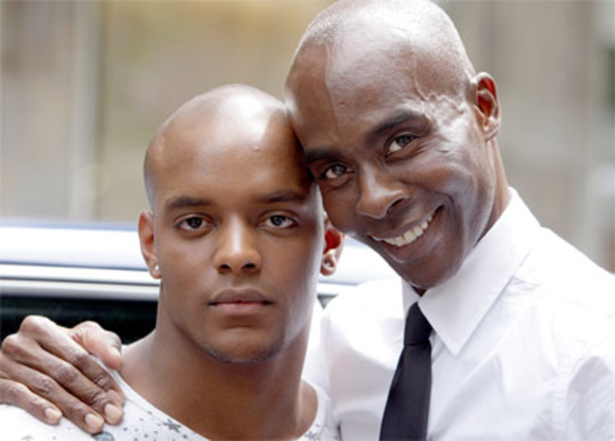 Ein kleiner Einschub in der Lebensgeschichte: Hier im Bild sieht man Model-Trainer Bruce Darnell (rechts) mit Pierre Blackwood, dem kleinen Bruder von Naomi Campbell.