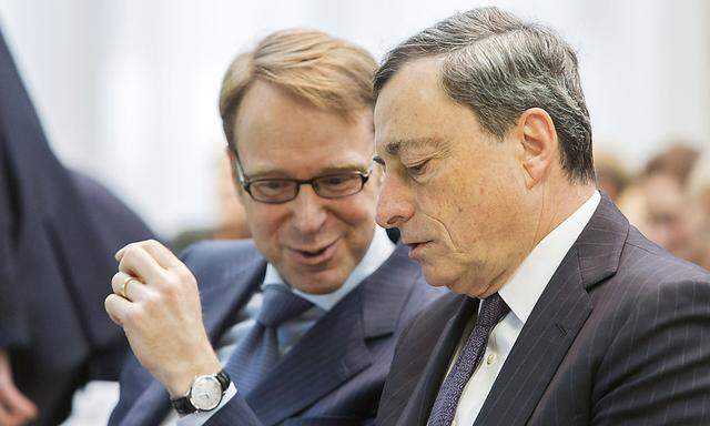 Bundesbank-Chef Jens Weidmann (l.) und EZB-Chef Draghi