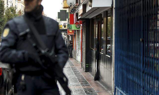 Archivbild. Die spanische Polizei ist in Alarmbereitschaft. In einem Video droht der IS mit der 