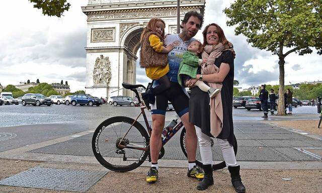 FRANCE-BRITAIN-CYCLING-LIFESTYLE-OFFBEAT