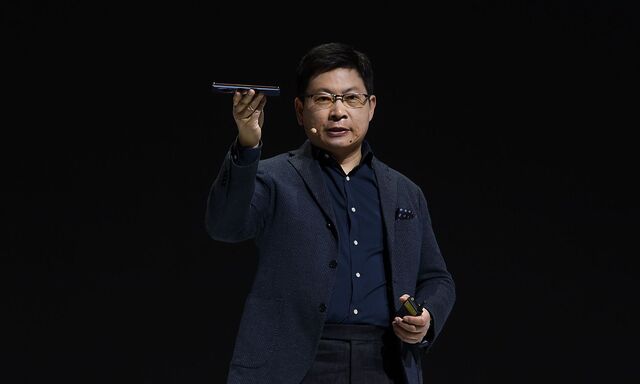 Richard Yu präsentiert gleich zu Beginn die neuen Mate-30-Geräte. 