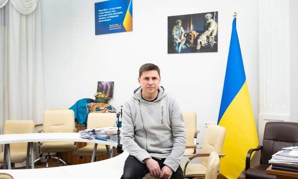 Mychajlo Podoljak beim „Presse“-Interview in seinem Büro im Kiewer Präsidentenamt. 