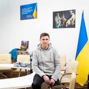 Mychajlo Podoljak beim „Presse“-Interview in seinem Büro im Kiewer Präsidentenamt. 