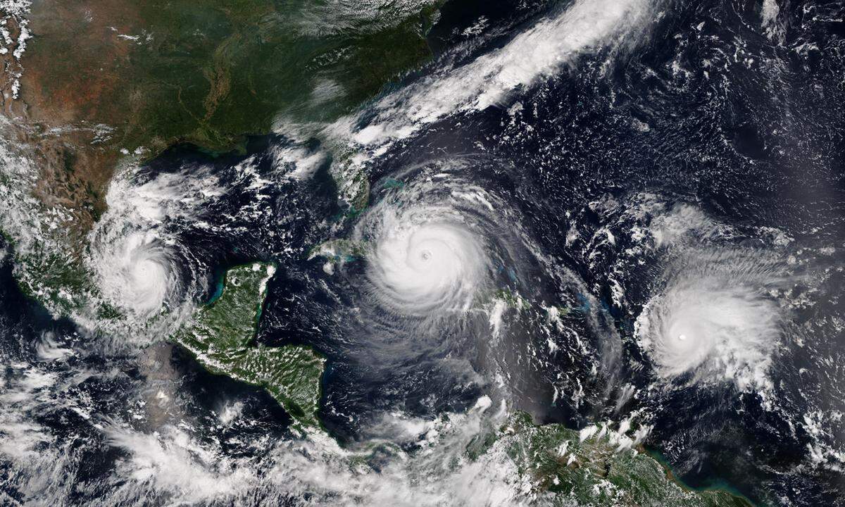 Das Jahr 2017 zeichnete sich durch eine enorm große Dichte an Hurrikanen aus. Anfang September befanden sich mit Katia, Irma und Jose gleich drei große Wirbelstürme über dem Atlantik auf dem Weg nach Westen. 