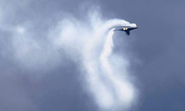 Archivbild: Ein Eurofighter bei der Airpower 2013