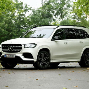 Die S-Klasse unter den SUV, in den USA geht es freilich noch größer: Der Chevrolet Suburban kommt auf eine Länge von 5,7 Metern.