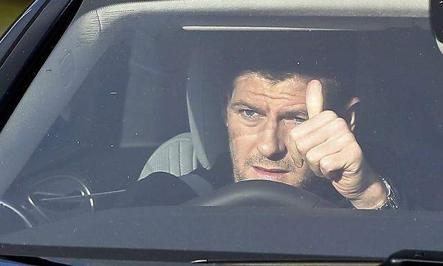 Steven Gerrard beim Verlassen des Liverpool-Trainingsgeländes.  