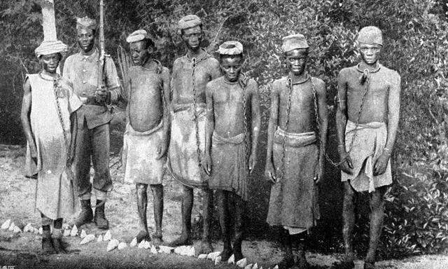 Archivbild: Sklaven auf Sanisbar, 1896.