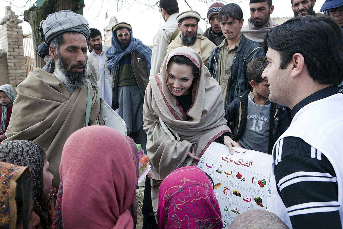 Im März diesen Jahres brachte sie Schulmaterialien nach Kabul.
