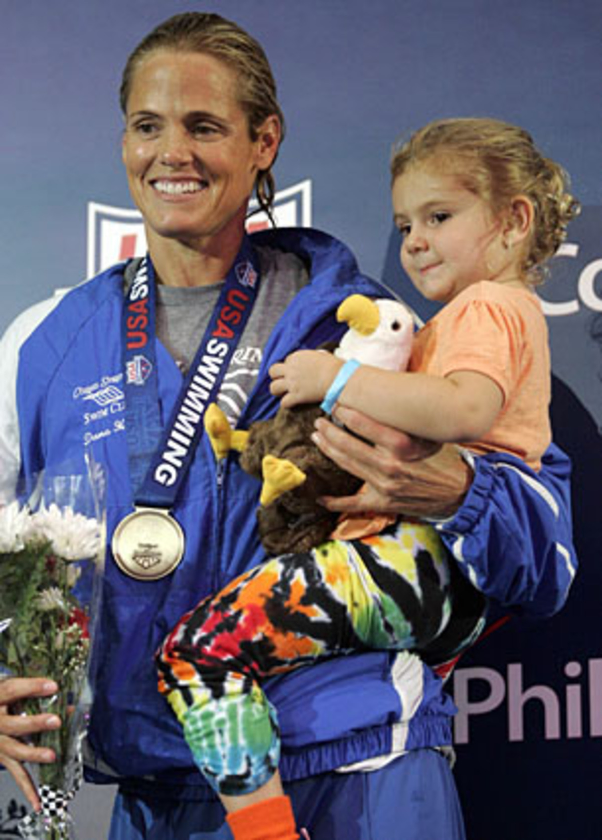 Die Amerikanerin schwamm mit 14 zu ihren ersten Weltrekord, mit 17 zu Olympiagold. Mit 25 beendete Torres nach ihrem zweiten Olympiasieg 1992 ihre Karriere. Mit 32 kehrte sie für die Spiele in Sydney 2000 zurück und wurde sogar Doppel-Olympiasiegerin.