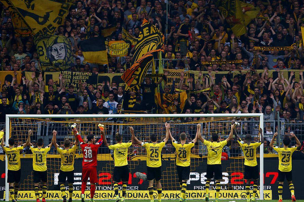 Für die Fans ist es noch immer das Westfalen-Stadion, Borussia Dortmund nahm damit 54,2 Millionen Euro ein.