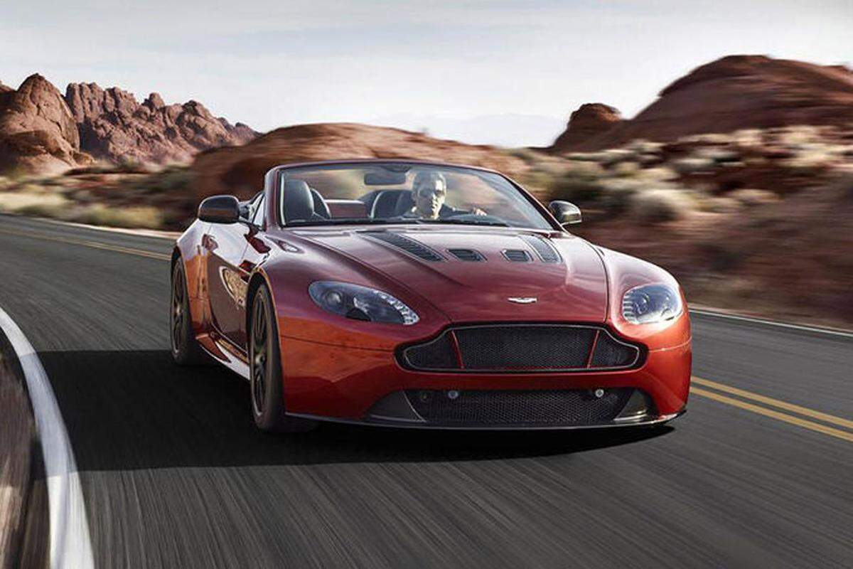 Aston Martin bringt den V12 Vantage Roadster in der S-Version nach Paris. Der Motor mit sechs Liter Hubraum leistet 573 PS und 620 Newtonmeter. 4,1 Sekunden dauert es, bis der Aston Martin Tempo 100 erreicht.