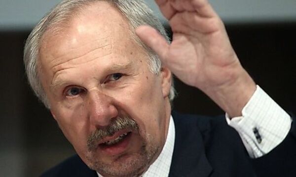 Nationalbank-Gouverneur Nowotny verteidigt die Anleihekäufe der EZB