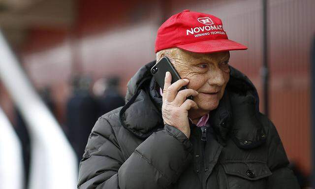 Niki Lauda hat mit Laudamotion die insolvente Air-Berlin-Tochter Niki von der Air Berlin übernommen.