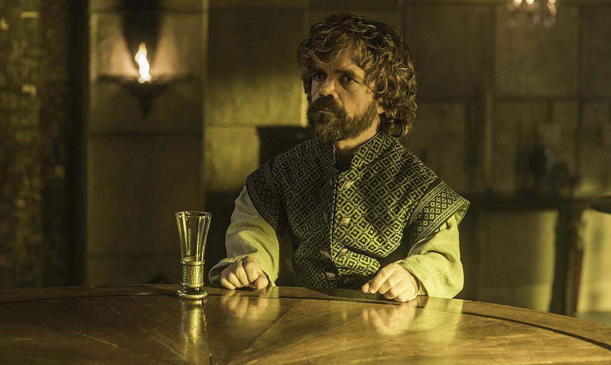 "I drink and I know things." Mit dieser Selbsteinschätzung und anderen cleveren Sprüchen wurde Tyrion Lannister in "Game of Thrones" zu einem Liebling der Fans. Gespielt hat den klugen adeligen "Zwerg" acht Jahre lang Peter Dinklage. Der mehrfach preisgekrönte Schauspieler wurde am 11. Juni 50 Jahre alt.