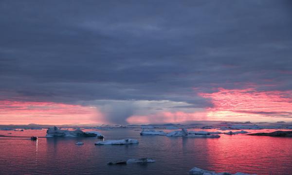 Trügerische Schönheit: In der Arktis bringen Wolken immer häufiger Regen statt Schnee. 