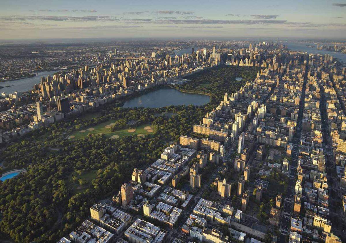 Ein Muss ist auch der Central Park, der 40 Millionen Besucher verzeichnet. Der Park, auch die grüne Lunge von Manhattan genannt, erstreckt sich über 4 Kilometer Länge. Gleich viele Besucher interessieren sich übrigens für die Union Station in Washington D.C. Der Bahnhof ist bei Touristen aufgrund seiner Architektur sehr gefragt.