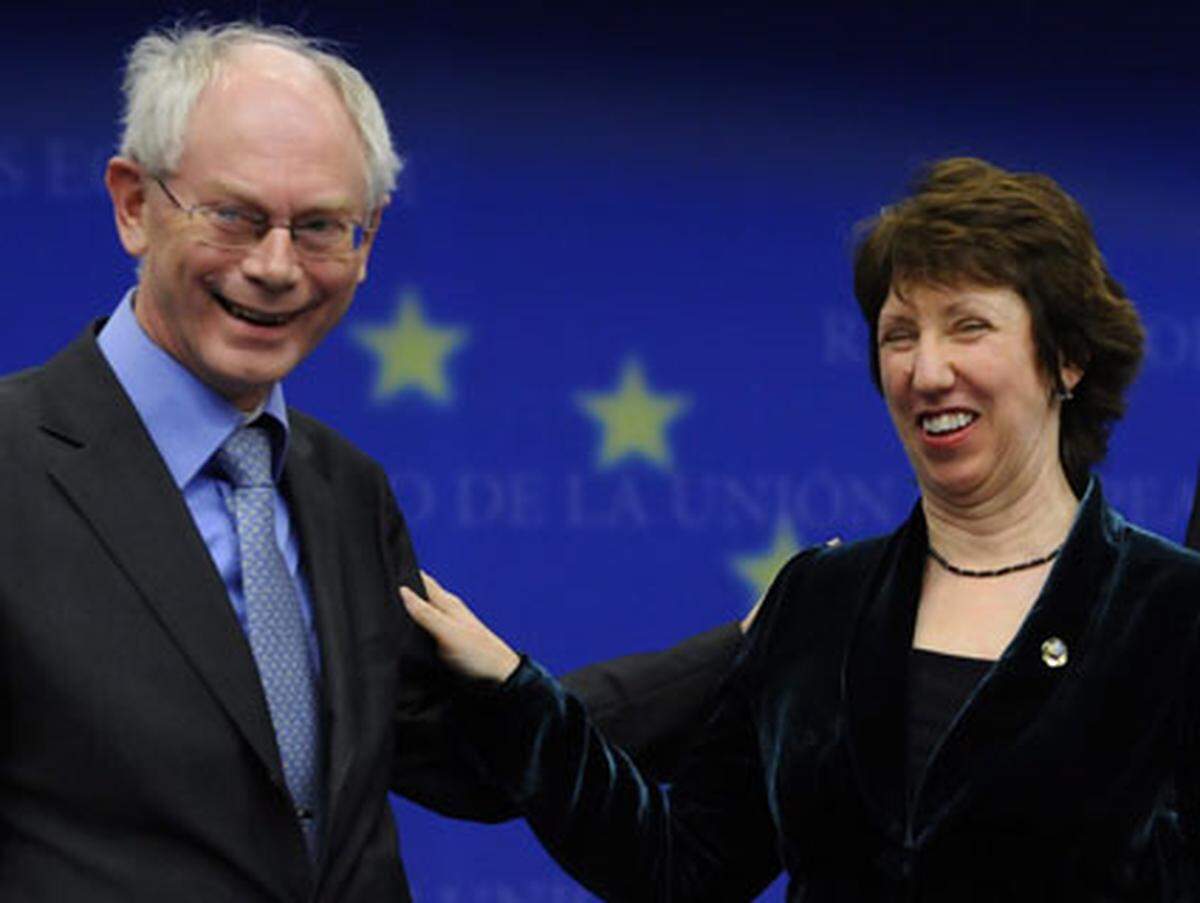 Nach langem Pokern haben sich die Staats- und Regierungschefs der EU-27 entschieden: Der Belgier Herman Van Rompuy wird ständiger EU-Ratspräsident, die Britin Catherine Ashton Hohe Beauftragte für die Außenbeziehungen der EU (mehr...). Die Reaktionen sind gemischt, waren doch viele andere, auch wesentlich bekanntere Persönlichkeiten im Gespräch. Ein Überblick über die, die es nicht geworden sind ...