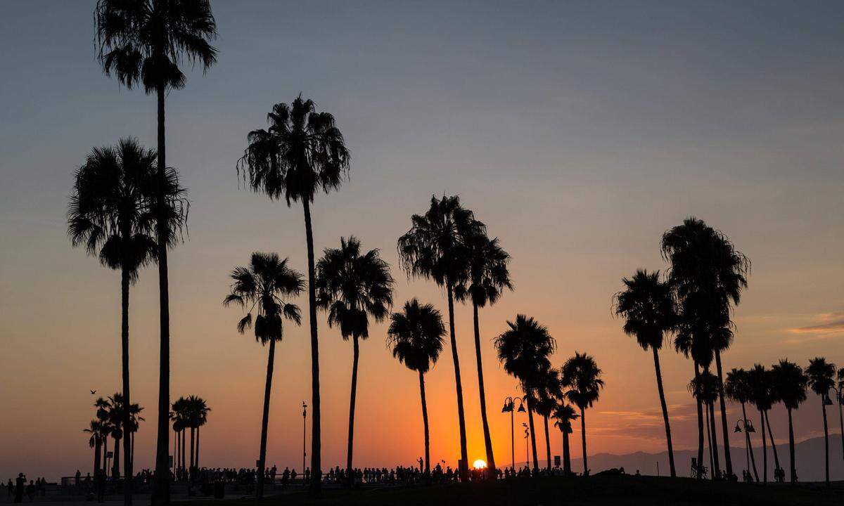 Nicht nur die milden Temperaturen und das Meer locken viele Menschen nach Kalifornien, auch die Aussicht auf eine Karriere im Showgeschäft. 11 Prozent kürten in der diesjährigen Umfrage Los Angeles zur attraktivsten Stadt zum Arbeiten.