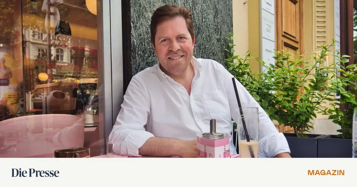 Mit-Daniel-Serafin-am-Ring-Ich-hab-immer-Wien-im-Tascherl-premium-