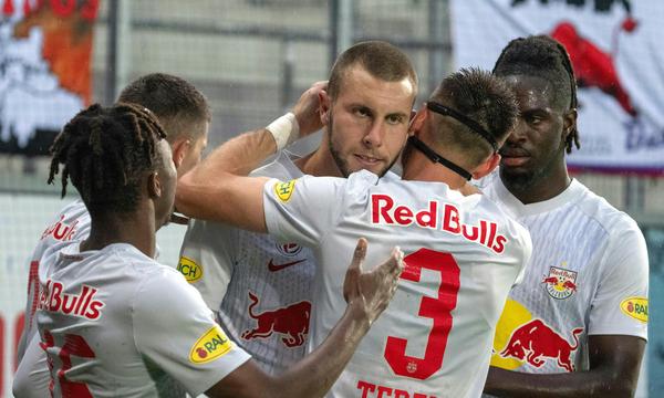 Jubel von Salzburg über das Tor durch Strahinja Pavlovic beim 2:0 über Altach.