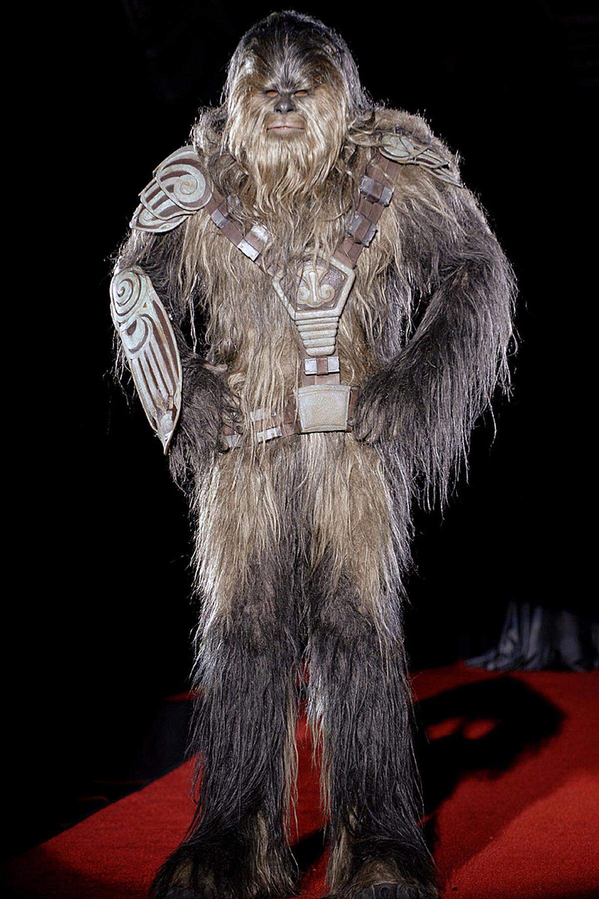 Der 2,21 Meter große Peter Mayhew verdankt seine Bekanntheit dem Wookie Chewbacca, den er insgesamt viermal verkörperte.