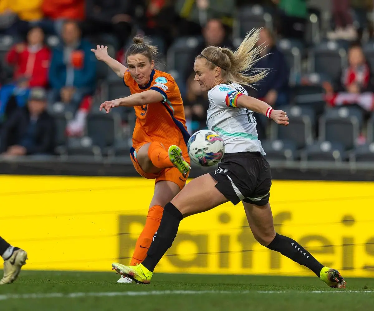 Vivianne Miedema scored worth seeing shortly after her substitution and had to get off the pitch a little later.