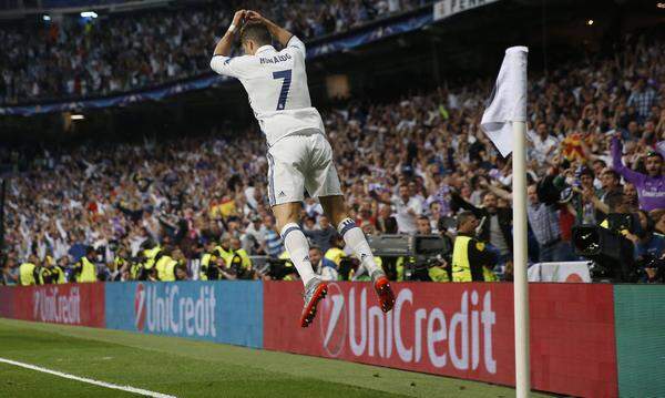 11 Cristiano Ronaldo stellte 2015/16 mit elf Treffern Torrekord in der Gruppenphase auf. Insgesamt führt er die Torschützenliste mit 126 Treffern (162 Spiele) an, wurde sieben Mal Torschützenkönig.  
